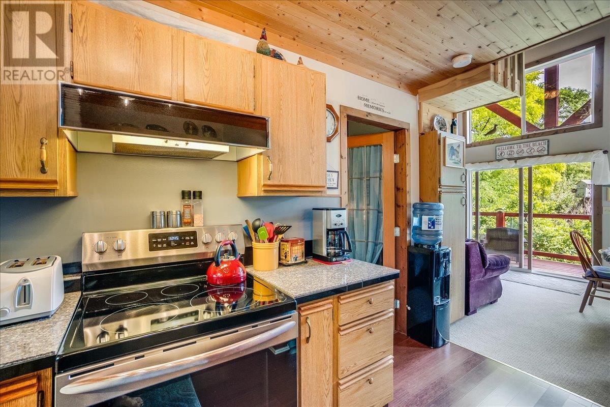 5529 Highway 31, Mirror Lake, British Columbia  V0G 1M0 - Photo 56 - 10355136
