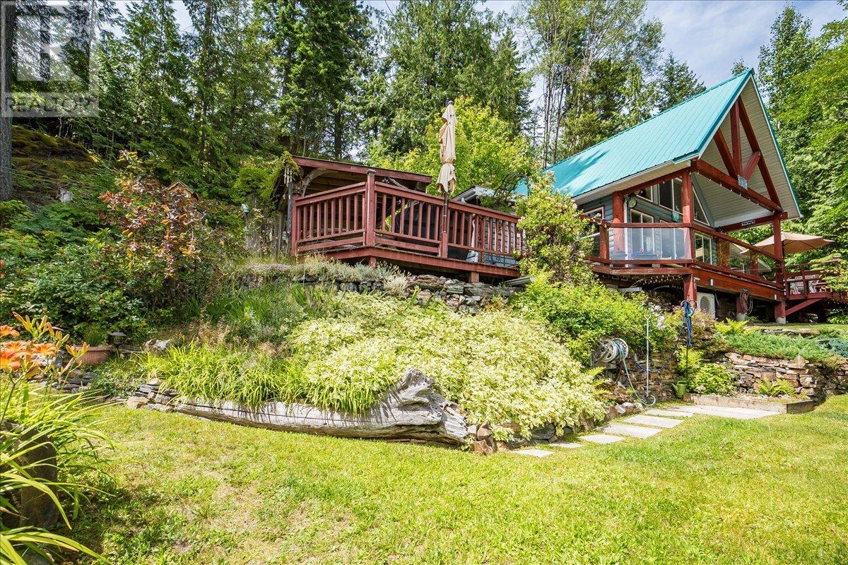 5529 Highway 31, Mirror Lake, British Columbia  V0G 1M0 - Photo 6 - 10355136