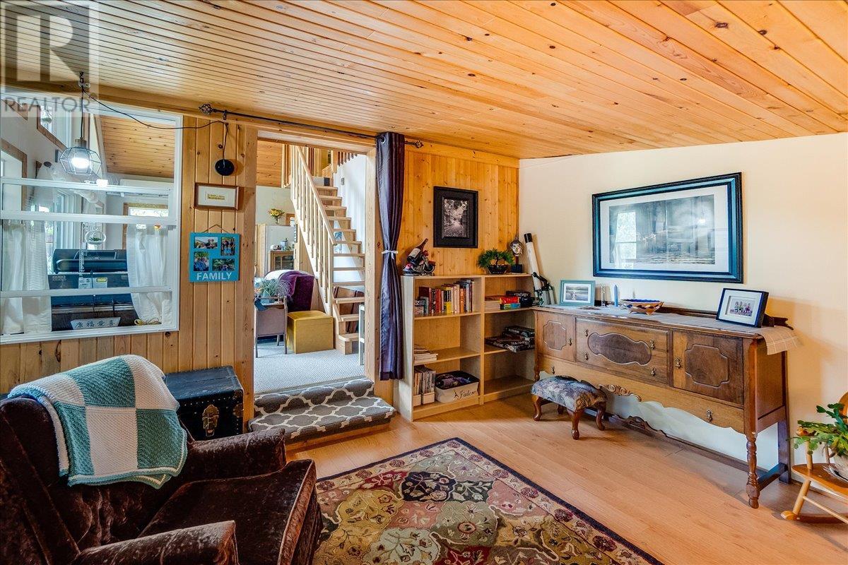 5529 Highway 31, Mirror Lake, British Columbia  V0G 1M0 - Photo 69 - 10355136