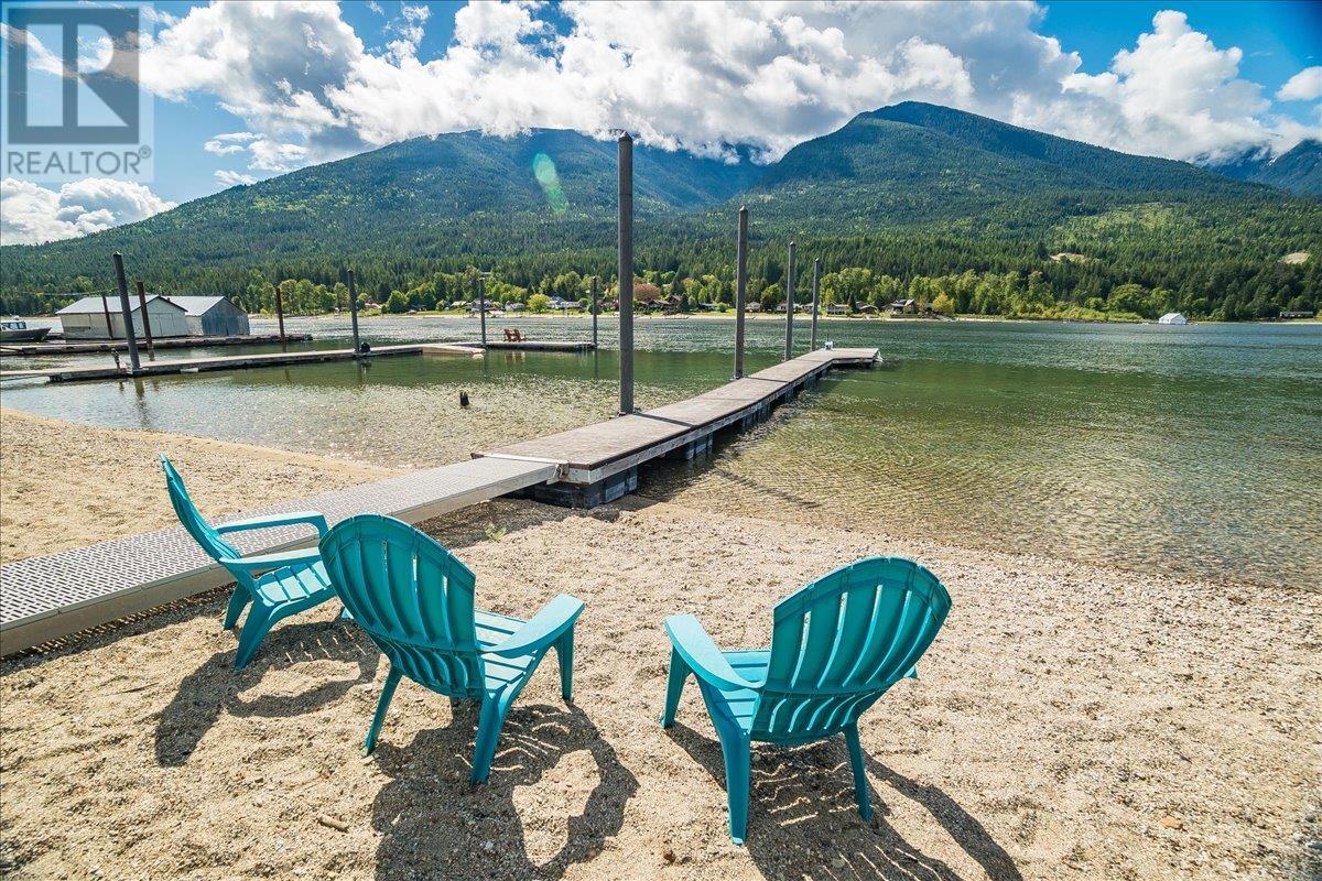 7733 Balfour Wharf Road, Balfour, British Columbia  V0G 1C0 - Photo 1 - 10355226