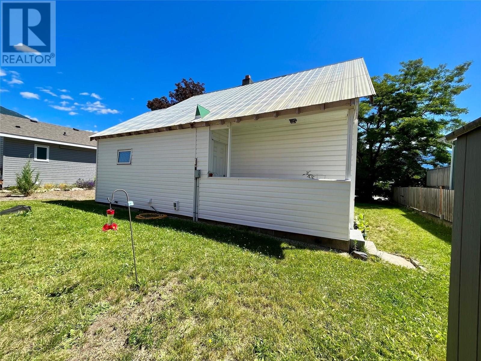 304 7th Avenue Nw, Nakusp, British Columbia  V0G 1R0 - Photo 10 - 10355072