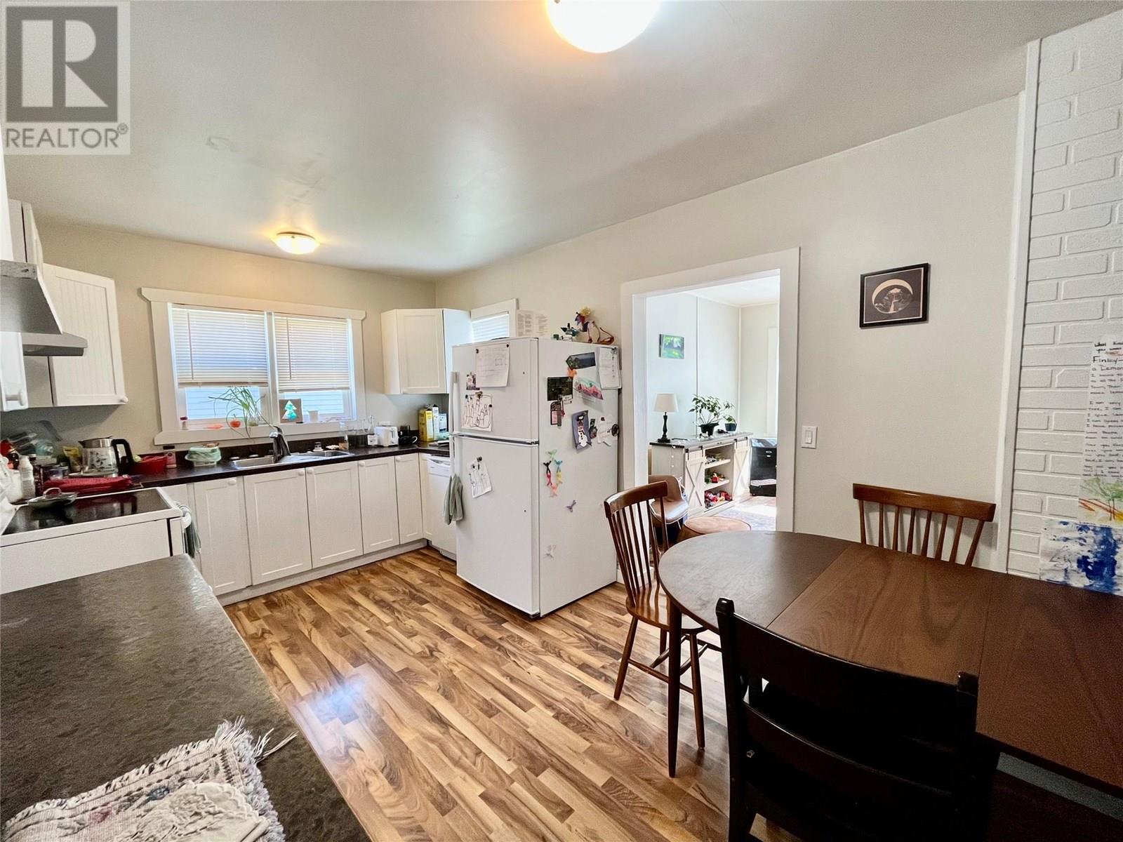 304 7th Avenue Nw, Nakusp, British Columbia  V0G 1R0 - Photo 15 - 10355072