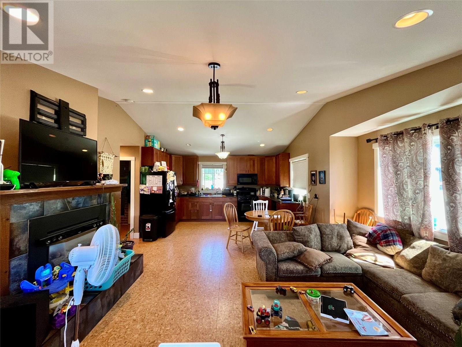 304 7th Avenue Nw, Nakusp, British Columbia  V0G 1R0 - Photo 27 - 10355072