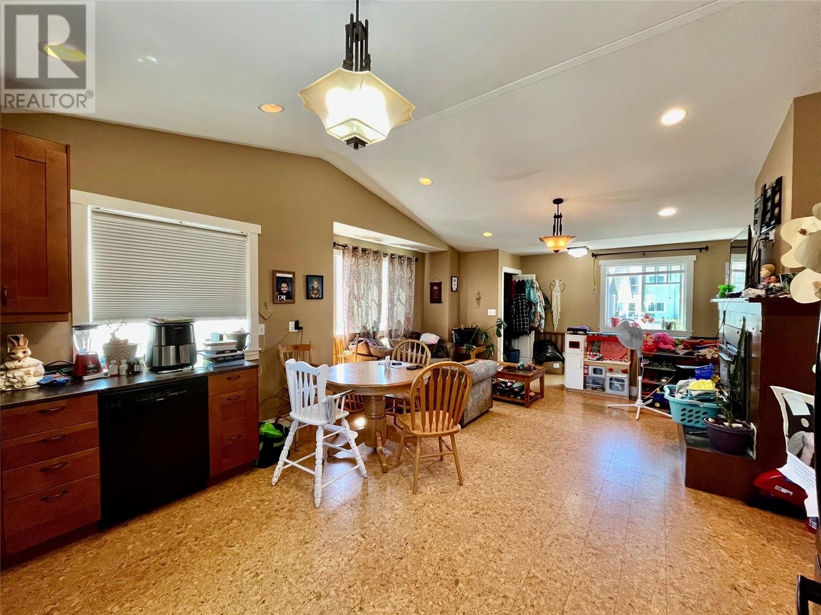 304 7th Avenue Nw, Nakusp, British Columbia  V0G 1R0 - Photo 28 - 10355072