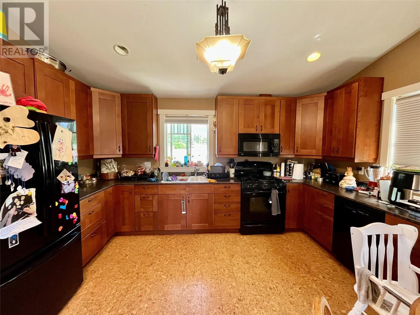304 7th Avenue Nw, Nakusp, British Columbia  V0G 1R0 - Photo 29 - 10355072