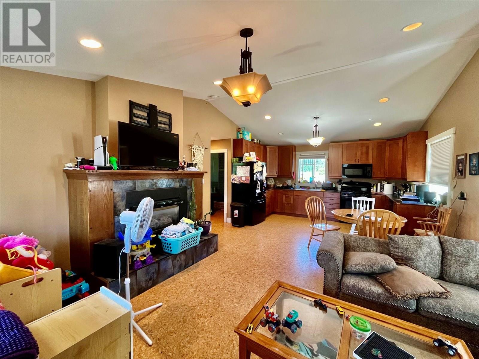 304 7th Avenue Nw, Nakusp, British Columbia  V0G 1R0 - Photo 30 - 10355072