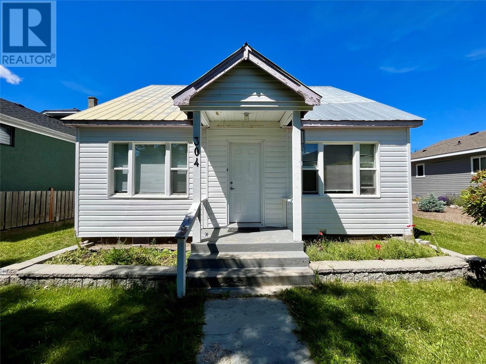 304 7th Avenue Nw, Nakusp, British Columbia  V0G 1R0 - Photo 4 - 10355072