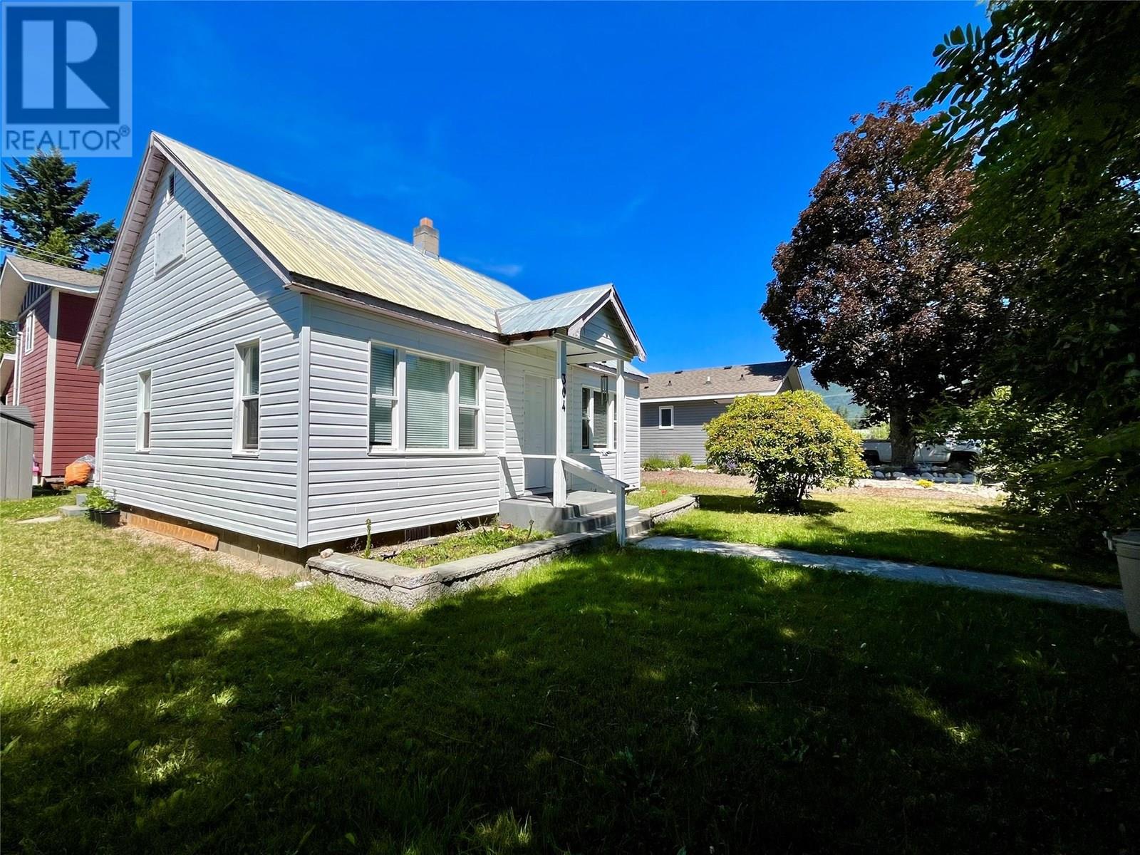 304 7th Avenue Nw, Nakusp, British Columbia  V0G 1R0 - Photo 6 - 10355072