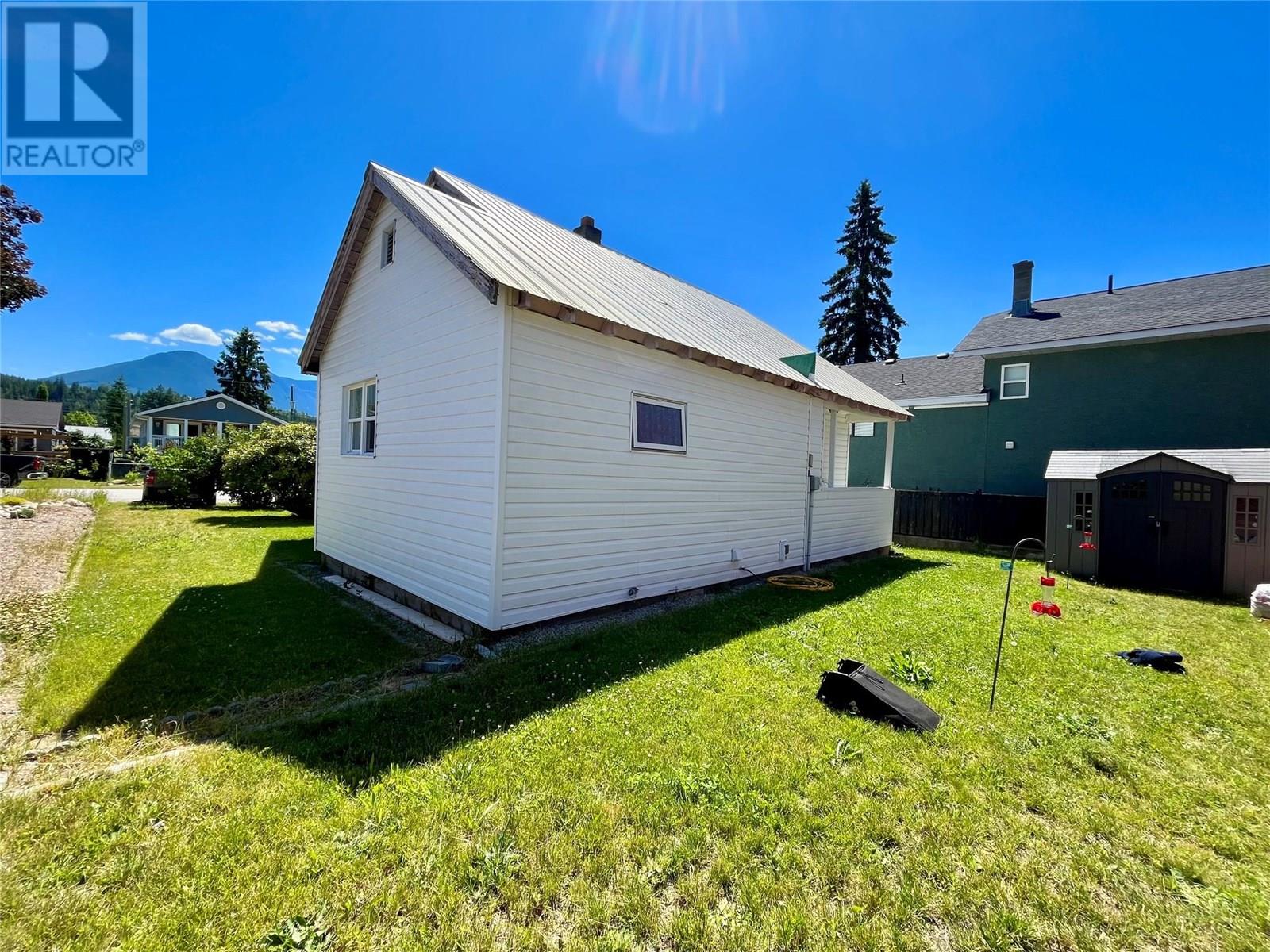 304 7th Avenue Nw, Nakusp, British Columbia  V0G 1R0 - Photo 8 - 10355072