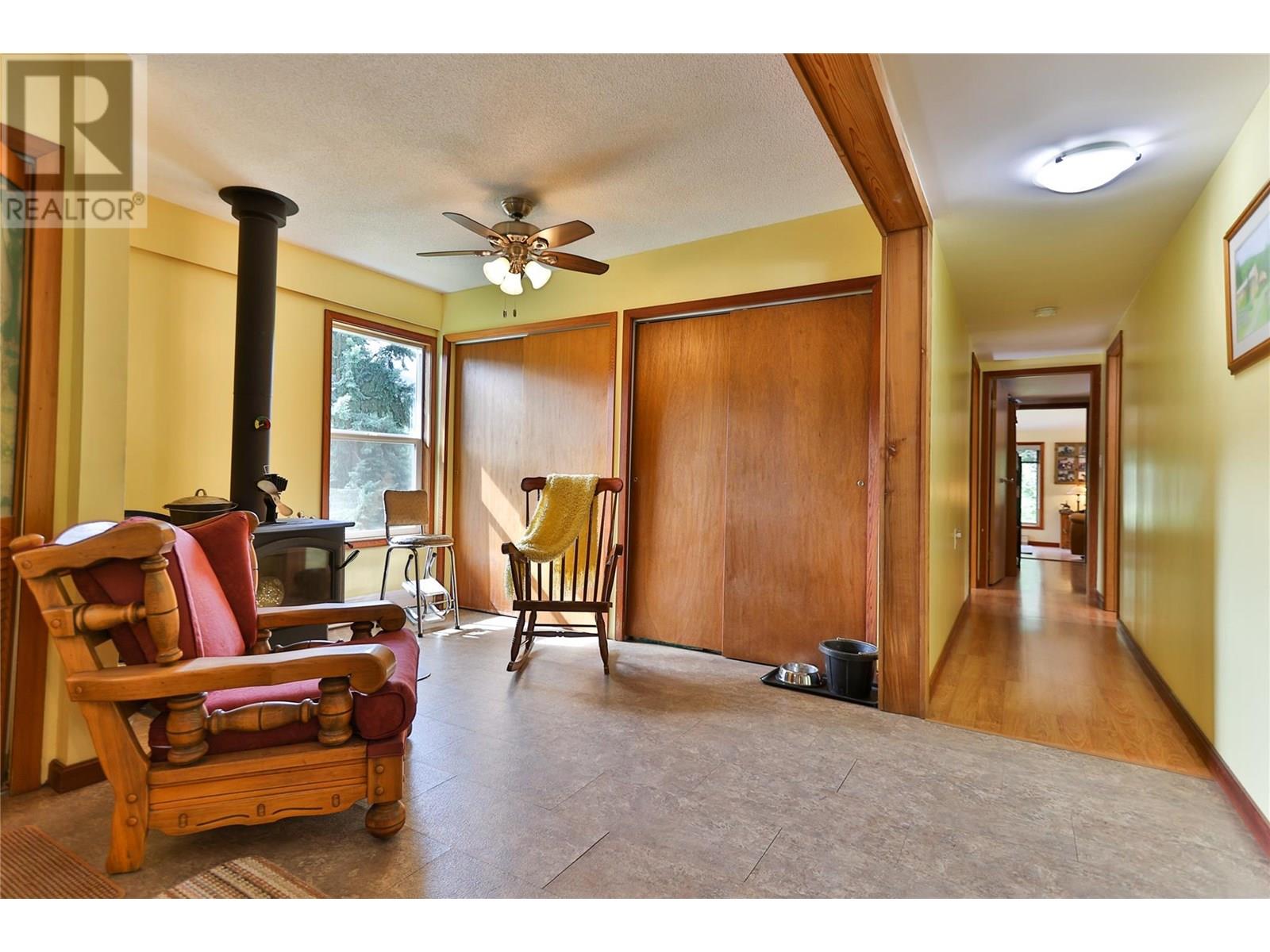 1531 Highway 3b Highway, Fruitvale, British Columbia  V0G 1L1 - Photo 10 - 10355568