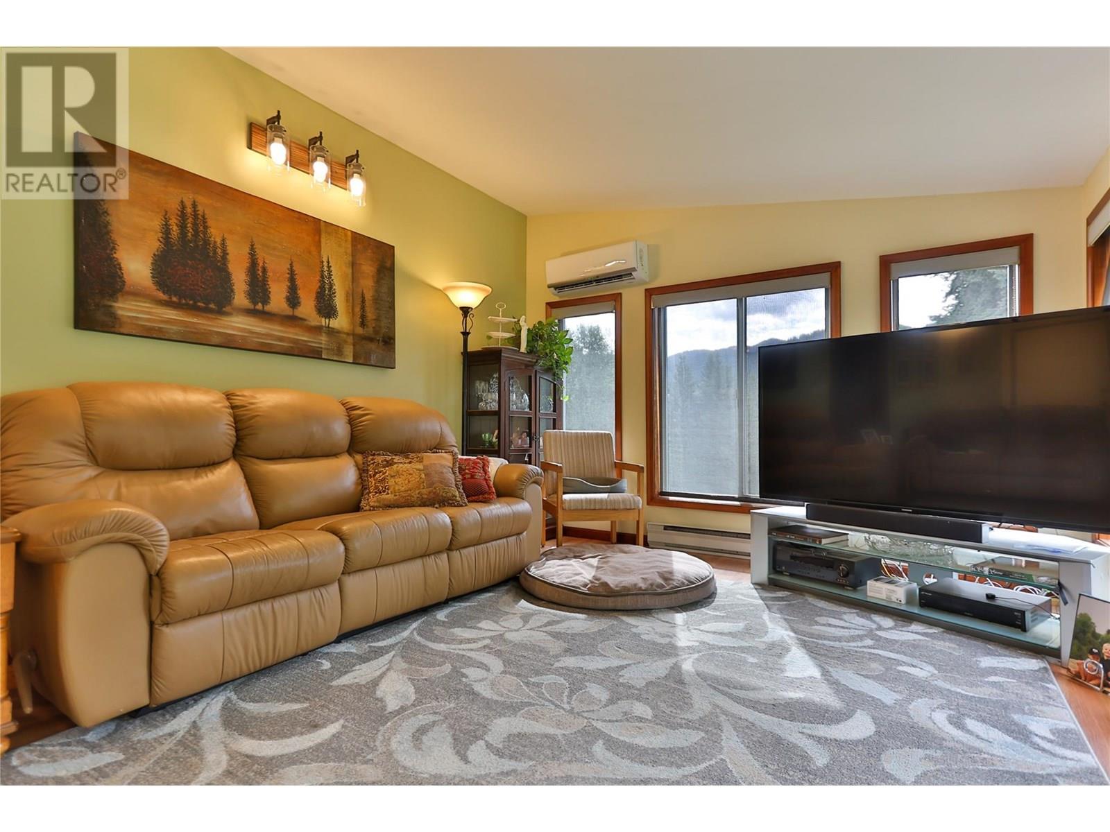 1531 Highway 3b Highway, Fruitvale, British Columbia  V0G 1L1 - Photo 14 - 10355568