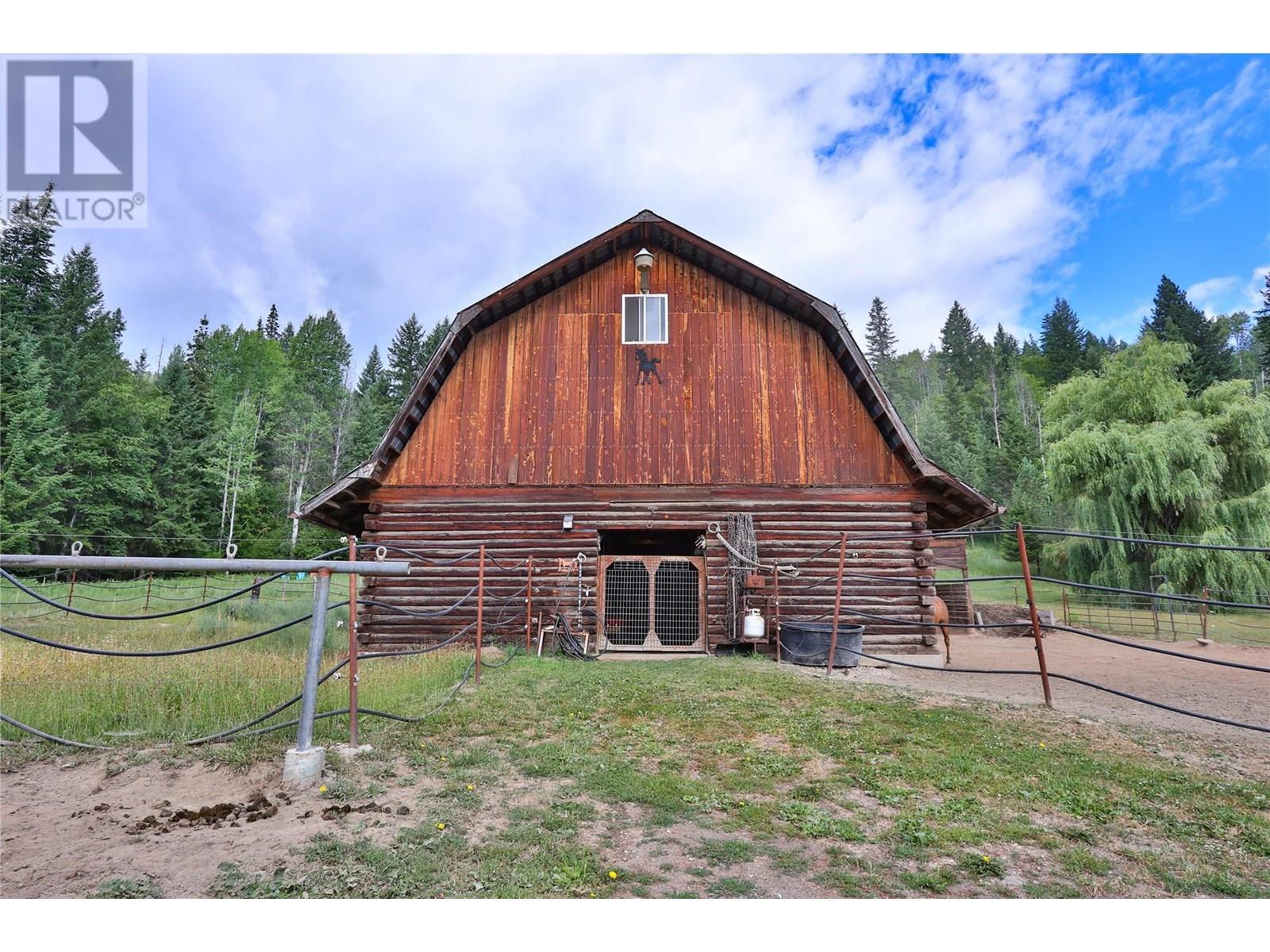 1531 Highway 3b Highway, Fruitvale, British Columbia  V0G 1L1 - Photo 3 - 10355568