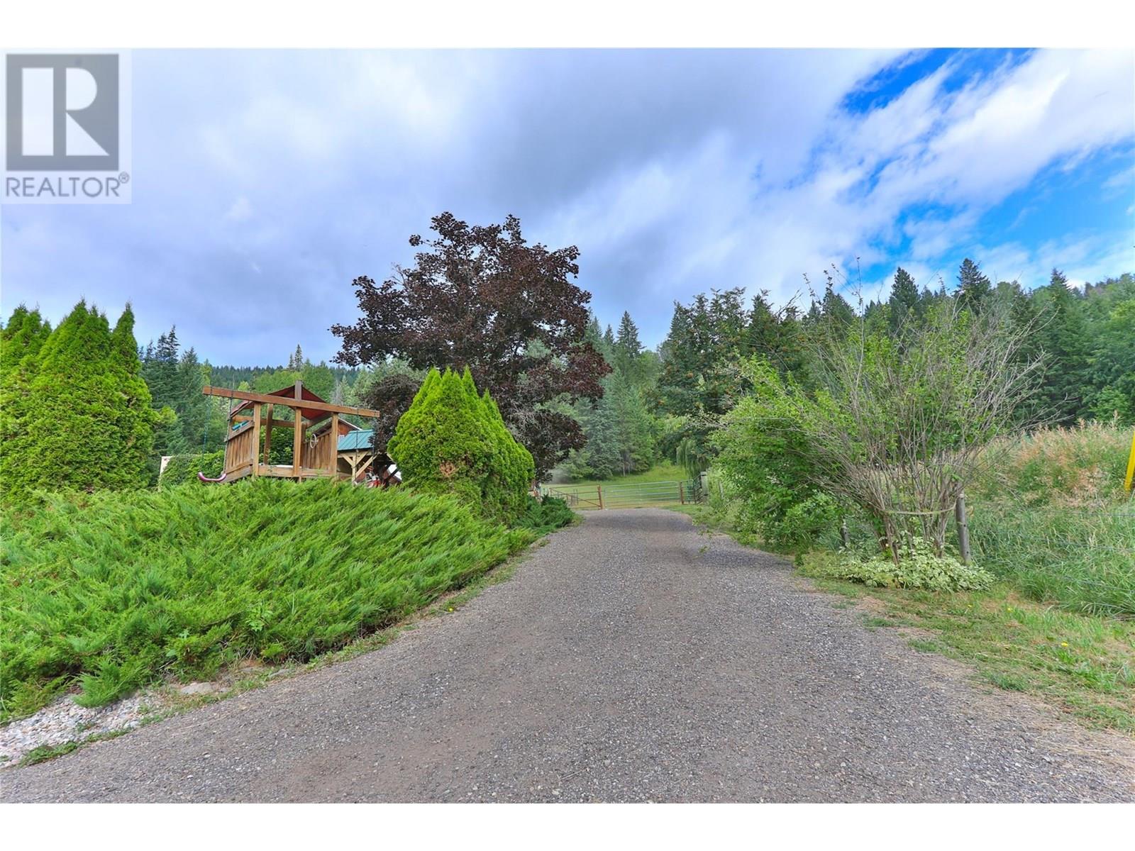 1531 Highway 3b Highway, Fruitvale, British Columbia  V0G 1L1 - Photo 35 - 10355568