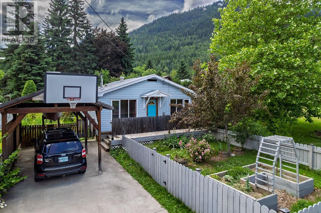 609 Jackson Street, Kaslo, British Columbia  V0G 1M0 - Photo 2 - 10355488