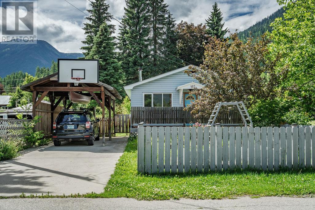 609 Jackson Street, Kaslo, British Columbia  V0G 1M0 - Photo 3 - 10355488