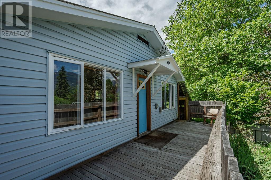 609 Jackson Street, Kaslo, British Columbia  V0G 1M0 - Photo 5 - 10355488