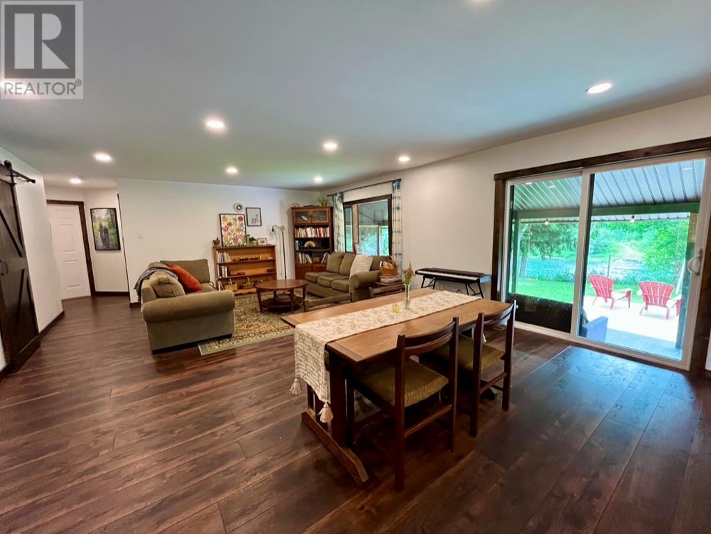 6450 Appledale Lower Road, Appledale, British Columbia  V0G 2J0 - Photo 16 - 10355316