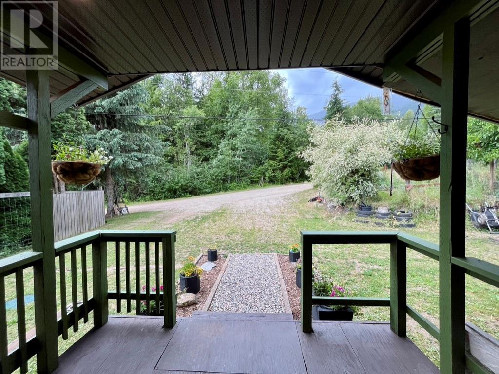 6450 Appledale Lower Road, Appledale, British Columbia  V0G 2J0 - Photo 29 - 10355316
