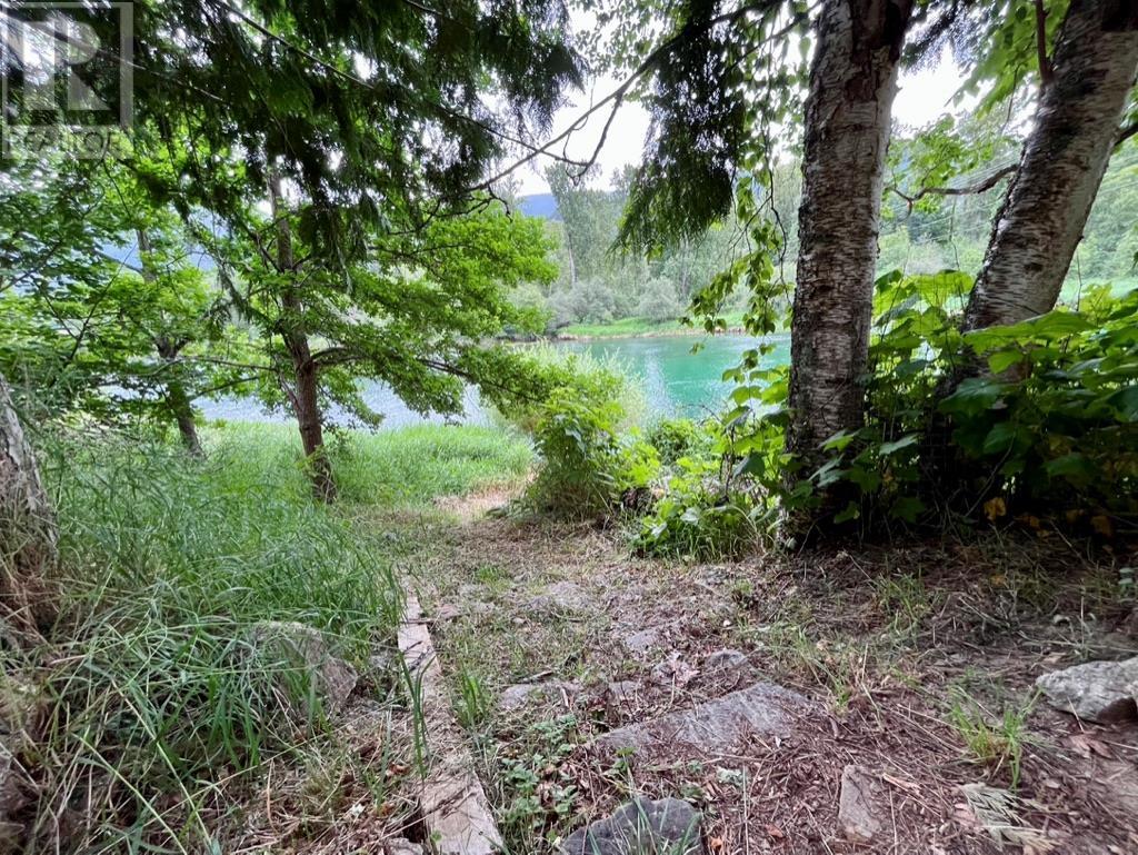 6450 Appledale Lower Road, Appledale, British Columbia  V0G 2J0 - Photo 7 - 10355316