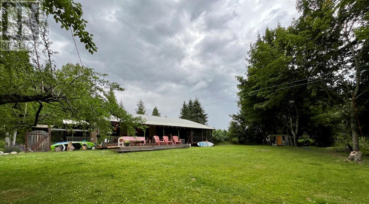 6450 Appledale Lower Road, Appledale, British Columbia  V0G 2J0 - Photo 9 - 10355316