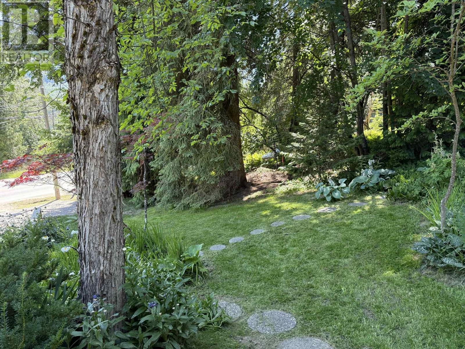1091 3b Highway, Montrose, British Columbia  V0G 1P0 - Photo 10 - 10355356