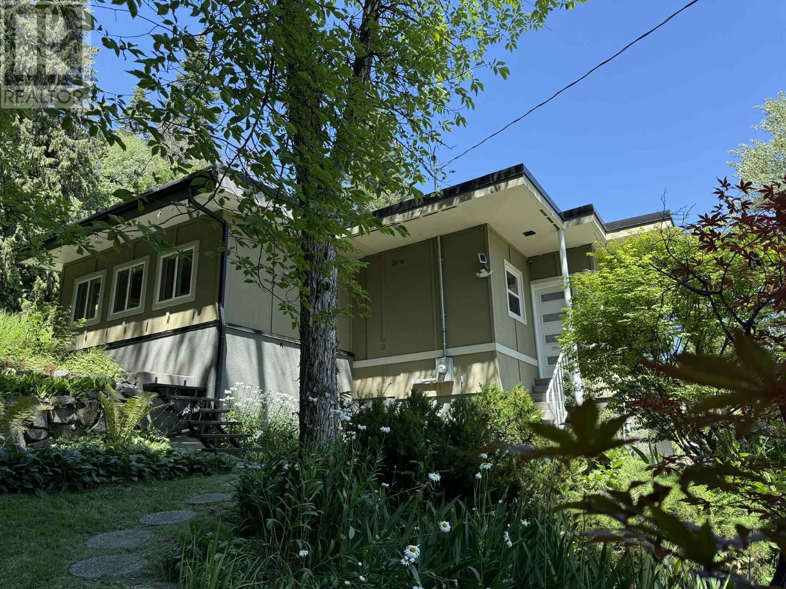 1091 3b Highway, Montrose, British Columbia  V0G 1P0 - Photo 12 - 10355356