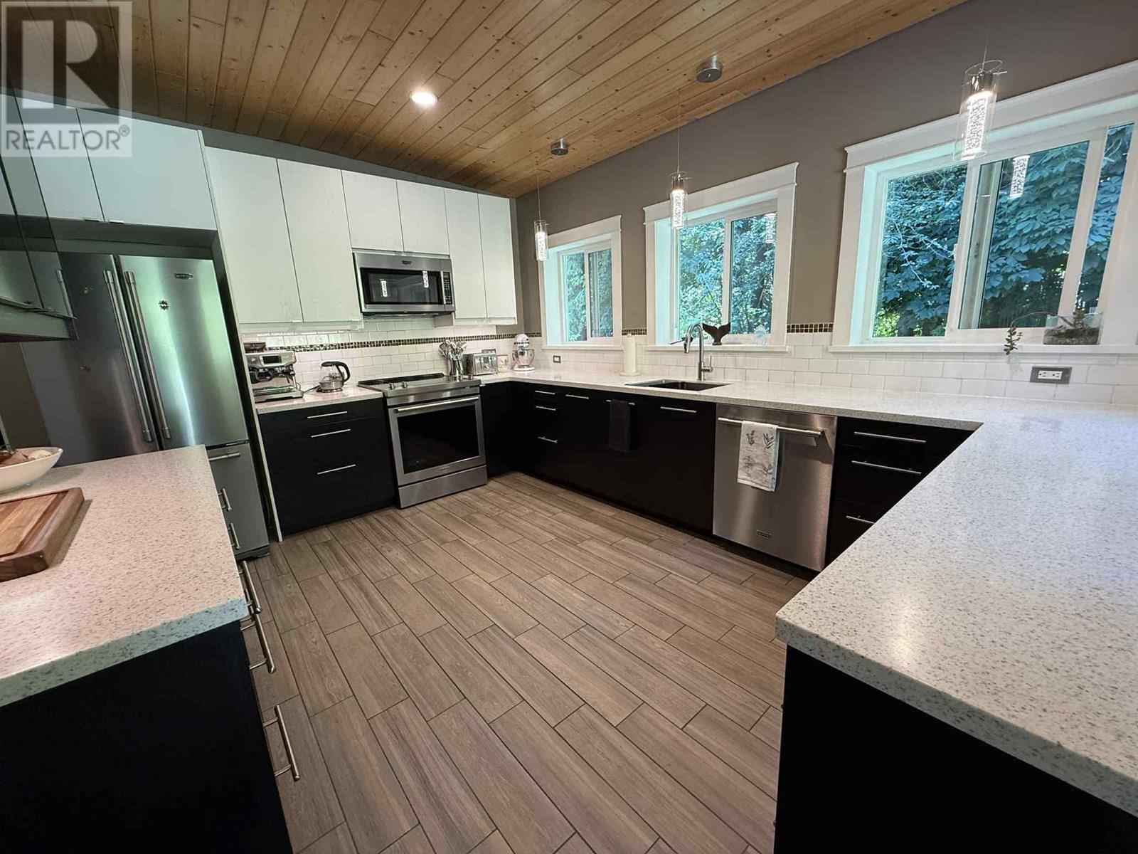 1091 3b Highway, Montrose, British Columbia  V0G 1P0 - Photo 23 - 10355356