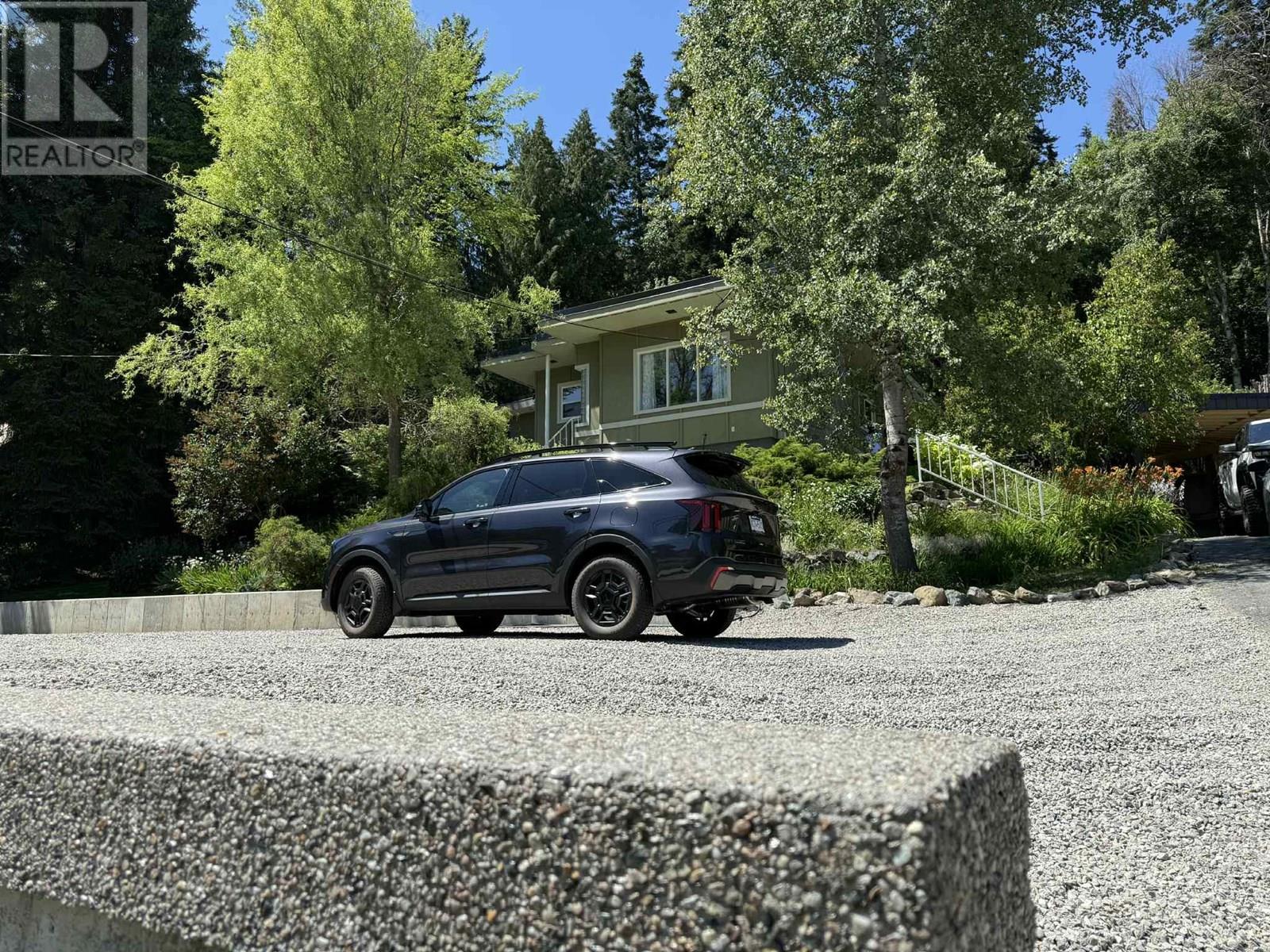 1091 3b Highway, Montrose, British Columbia  V0G 1P0 - Photo 3 - 10355356