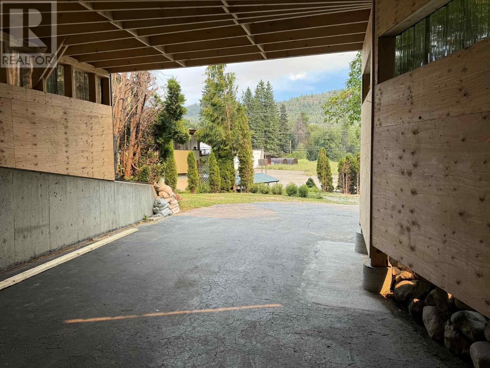 1091 3b Highway, Montrose, British Columbia  V0G 1P0 - Photo 35 - 10355356