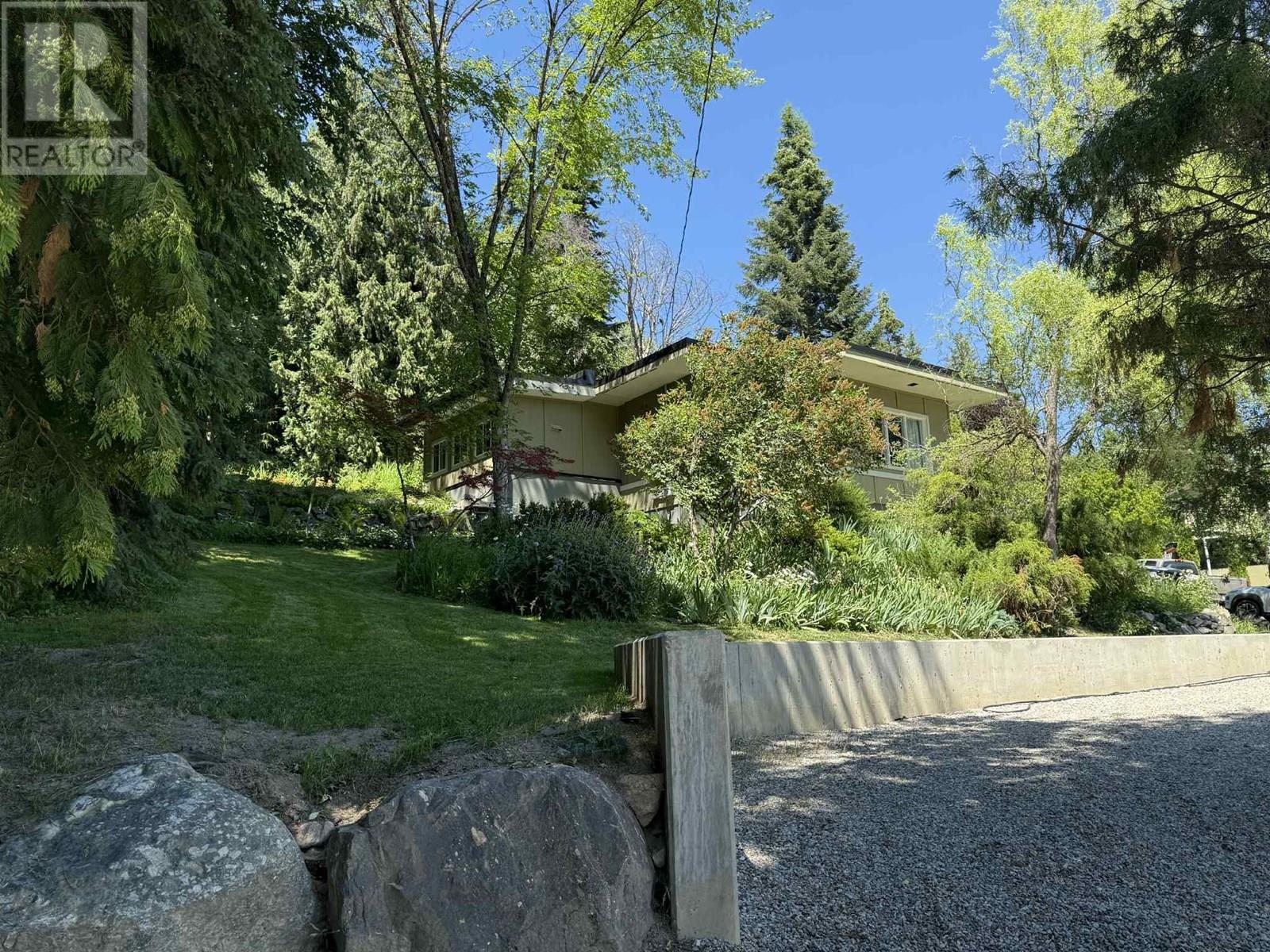 1091 3b Highway, Montrose, British Columbia  V0G 1P0 - Photo 7 - 10355356