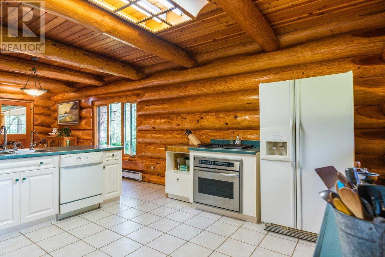 3150 Hanna Creek Road, Warfield, British Columbia  V1R 4L3 - Photo 10 - 10355771