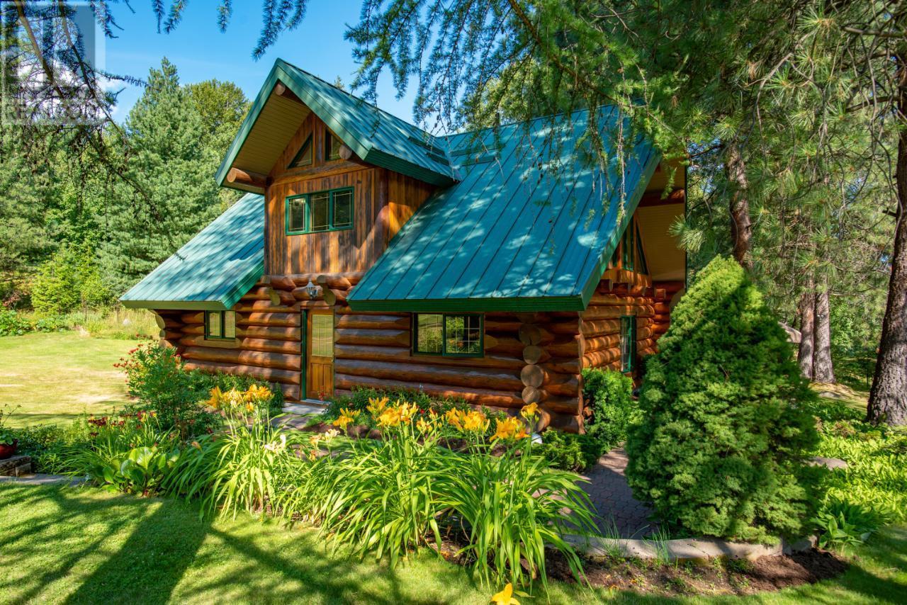 3150 Hanna Creek Road, Warfield, British Columbia  V1R 4L3 - Photo 2 - 10355771