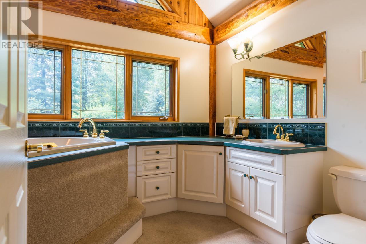 3150 Hanna Creek Road, Warfield, British Columbia  V1R 4L3 - Photo 32 - 10355771