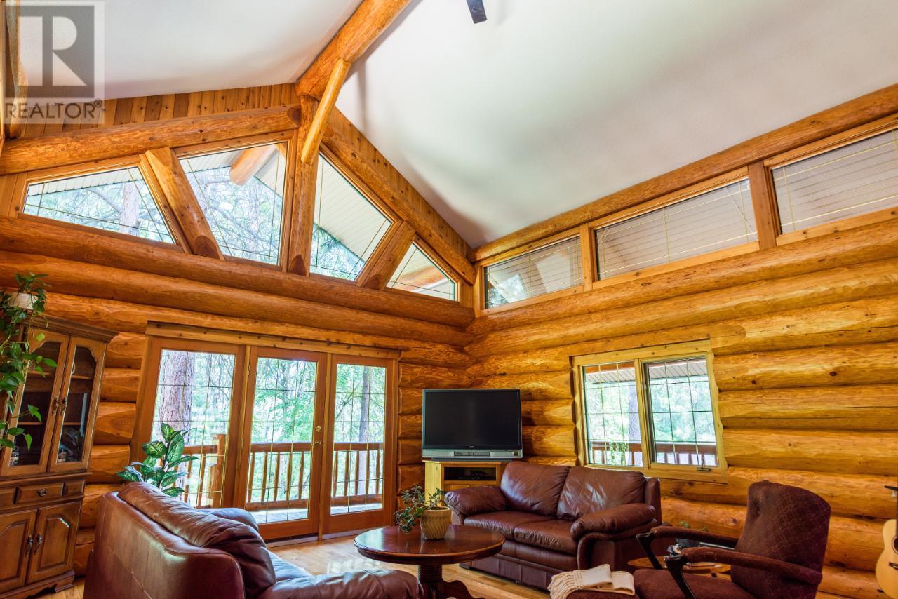 3150 Hanna Creek Road, Warfield, British Columbia  V1R 4L3 - Photo 5 - 10355771