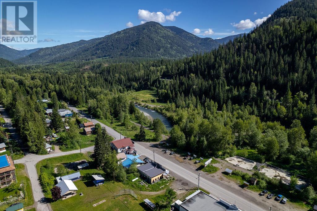 7114 1st Avenue, Ymir, British Columbia  V0G 2K0 - Photo 4 - 10355467