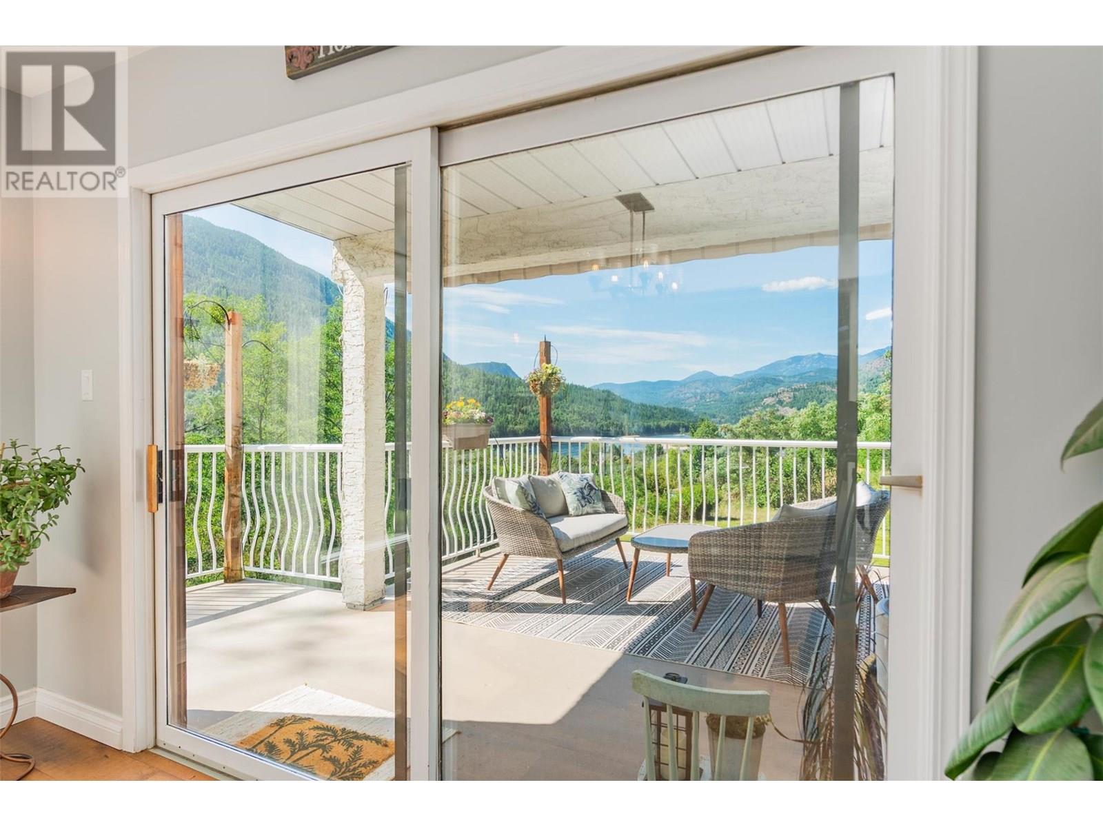507 15th Avenue, Genelle, British Columbia  V0G 1G0 - Photo 15 - 10355836