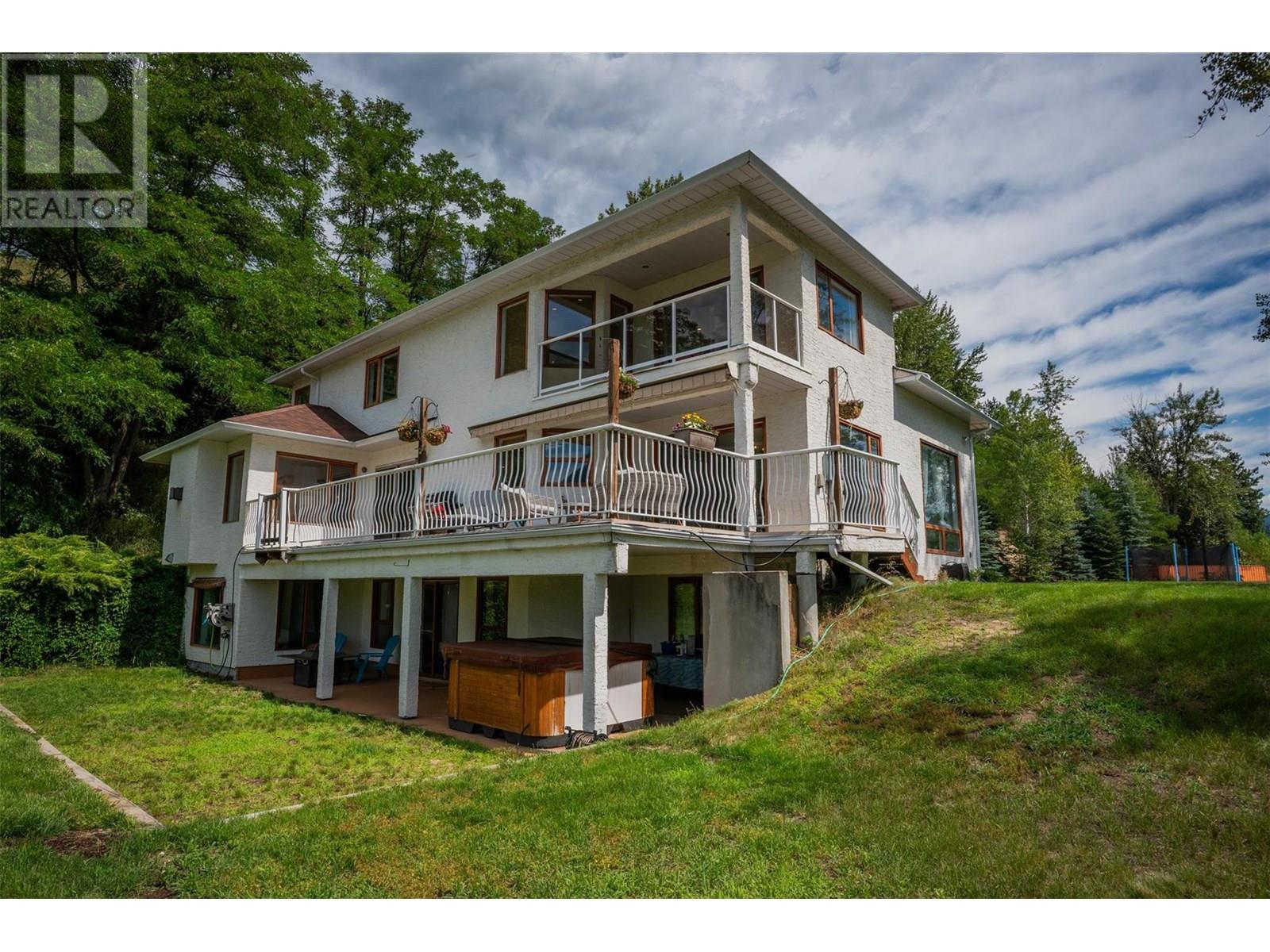 507 15th Avenue, Genelle, British Columbia  V0G 1G0 - Photo 2 - 10355836
