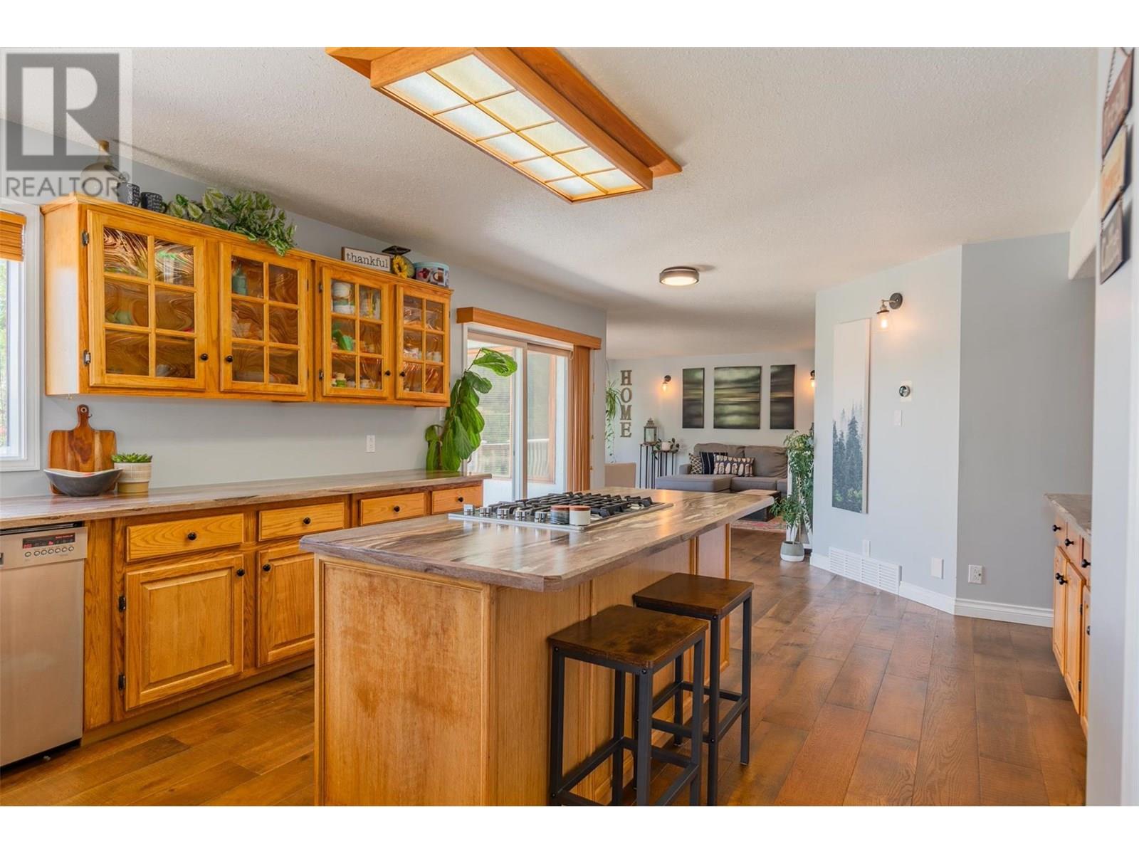 507 15th Avenue, Genelle, British Columbia  V0G 1G0 - Photo 3 - 10355836