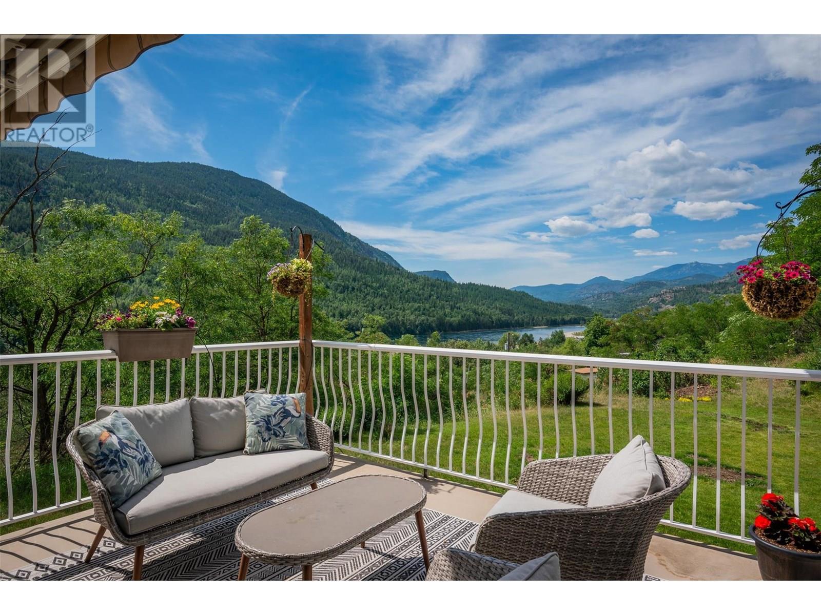 507 15th Avenue, Genelle, British Columbia  V0G 1G0 - Photo 53 - 10355836