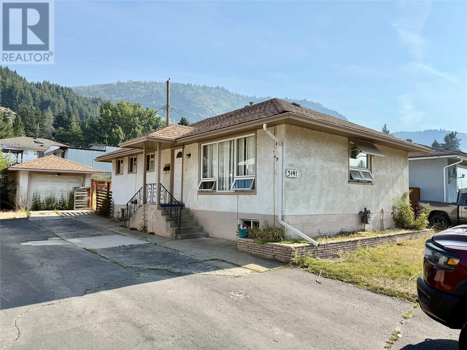 3141 Highway Drive, Trail, British Columbia  V1R 2T4 - Photo 1 - 10355856