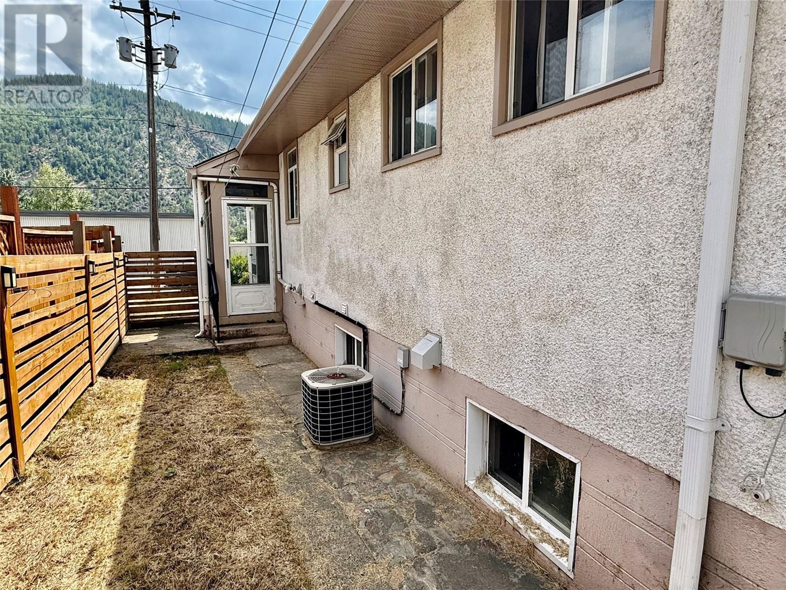 3141 Highway Drive, Trail, British Columbia  V1R 2T4 - Photo 16 - 10355856
