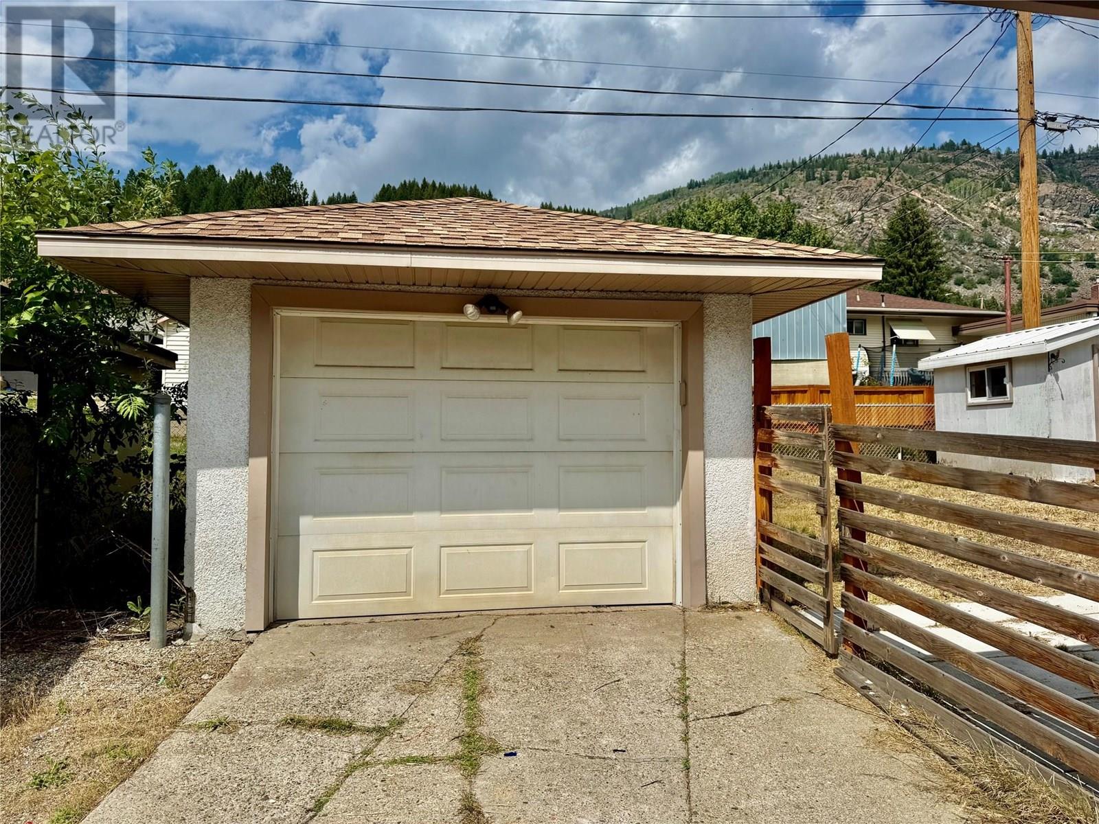 3141 Highway Drive, Trail, British Columbia  V1R 2T4 - Photo 19 - 10355856
