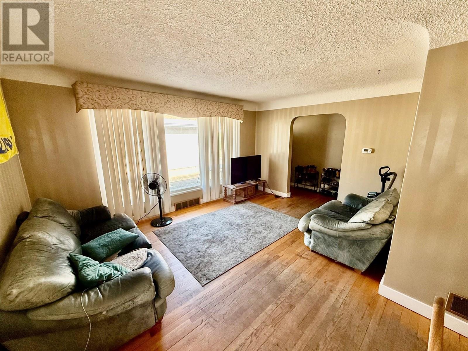 3141 Highway Drive, Trail, British Columbia  V1R 2T4 - Photo 4 - 10355856