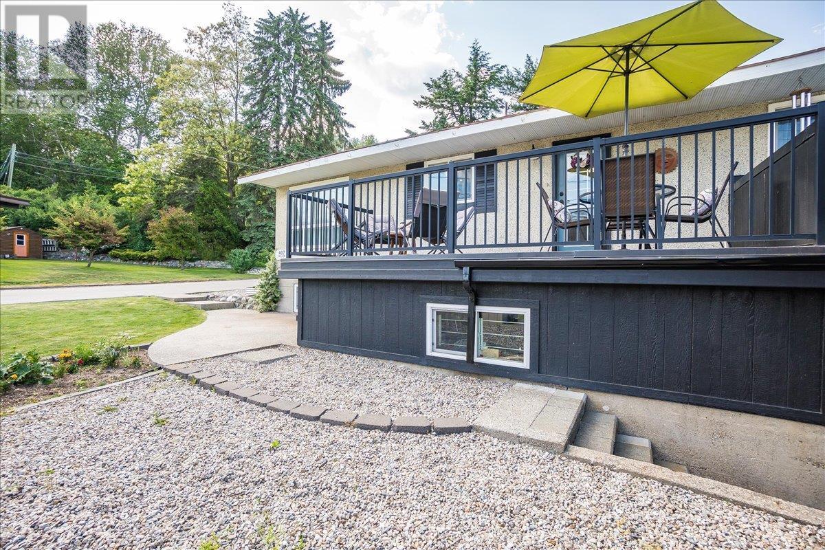 407 Willow Drive, Warfield, British Columbia  V1R 2M9 - Photo 12 - 10353062