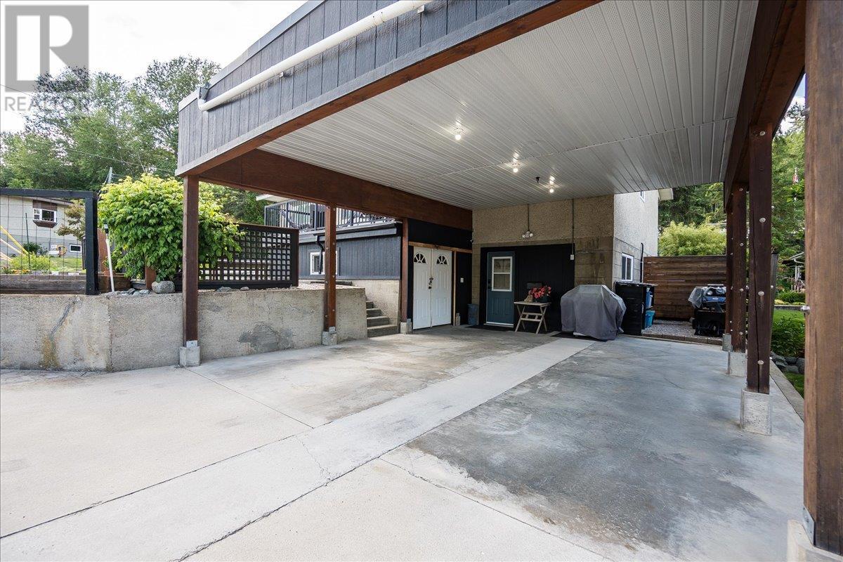 407 Willow Drive, Warfield, British Columbia  V1R 2M9 - Photo 17 - 10353062