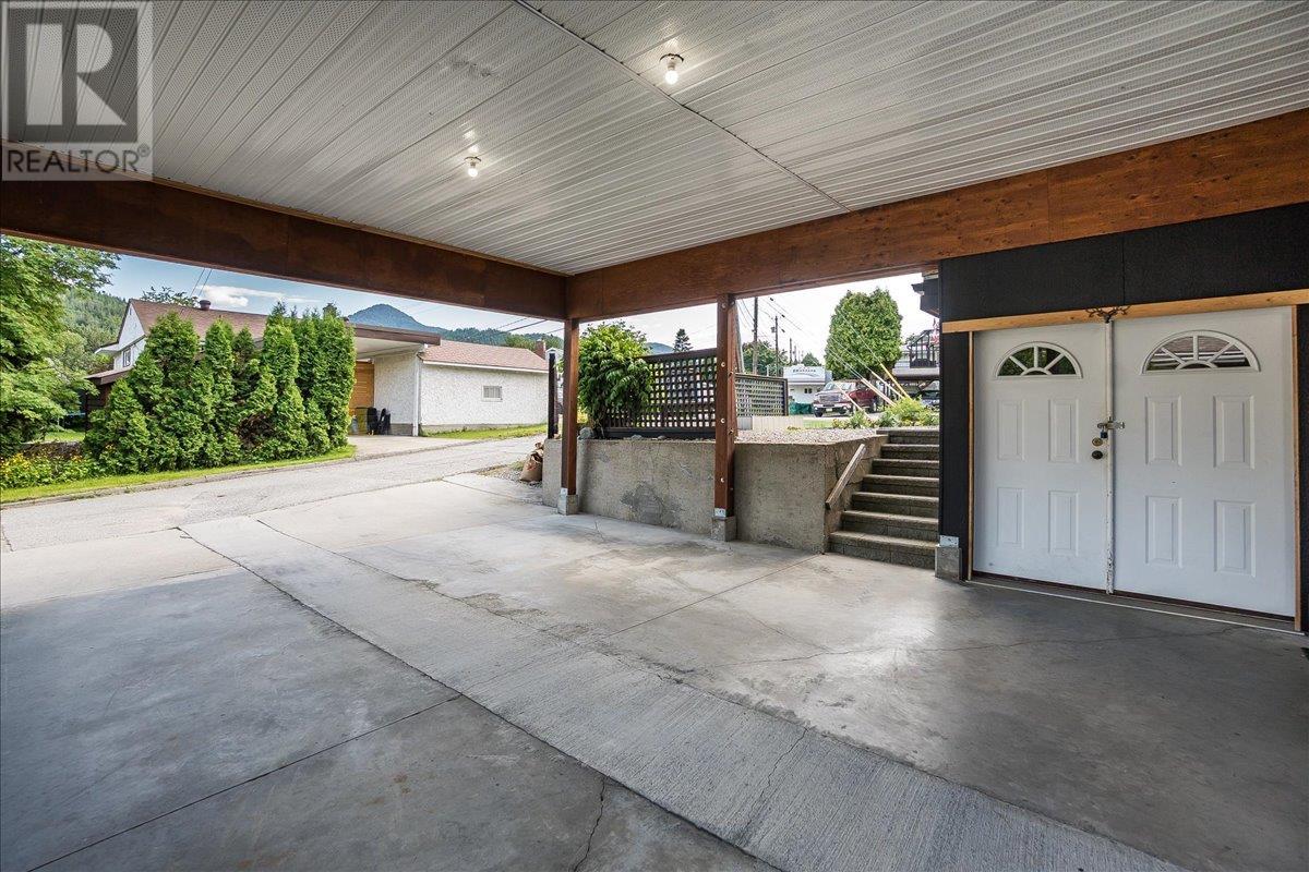 407 Willow Drive, Warfield, British Columbia  V1R 2M9 - Photo 18 - 10353062
