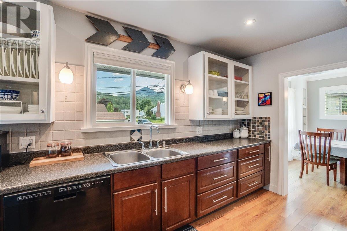407 Willow Drive, Warfield, British Columbia  V1R 2M9 - Photo 24 - 10353062