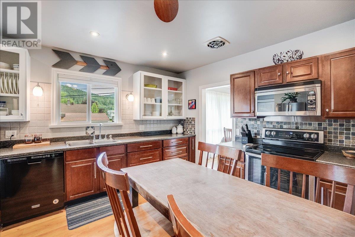 407 Willow Drive, Warfield, British Columbia  V1R 2M9 - Photo 25 - 10353062