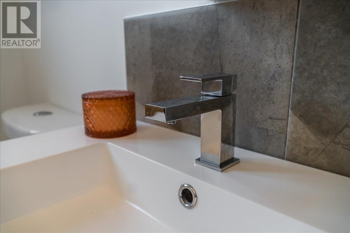 407 Willow Drive, Warfield, British Columbia  V1R 2M9 - Photo 43 - 10353062