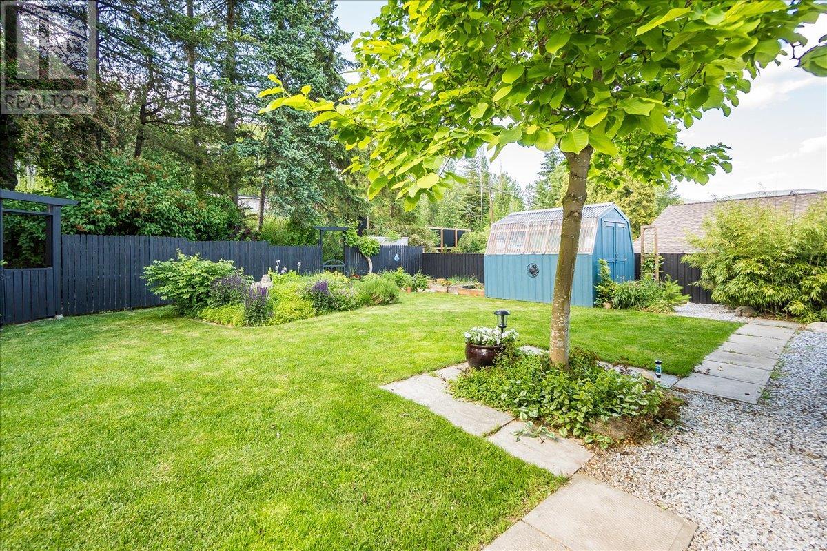 407 Willow Drive, Warfield, British Columbia  V1R 2M9 - Photo 6 - 10353062
